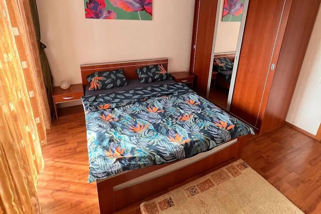 Apartment Quadra Place Bucharest