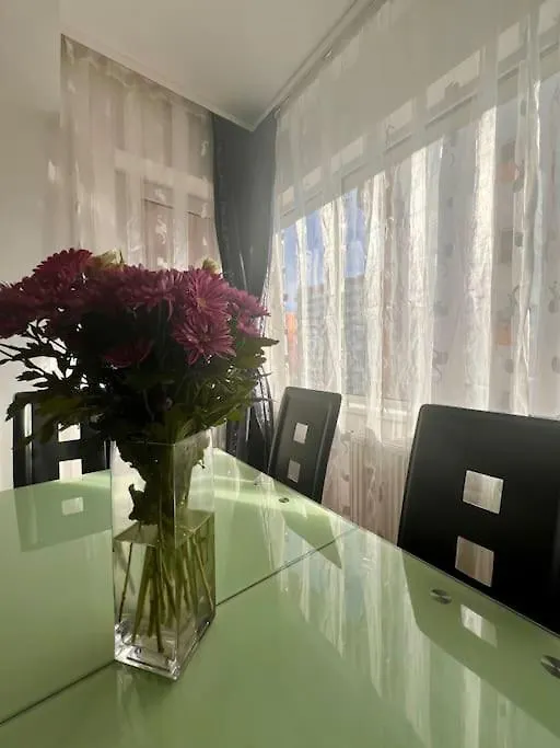 Apartment Quadra Place Bucharest